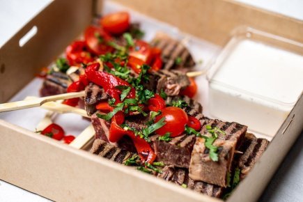 Chargrilled beef skewers with chipotle dipping sauce (Platter Size - Shared Platters: 15 pieces)
